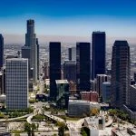 Une vue aérienne de la ville de Los Angeles.