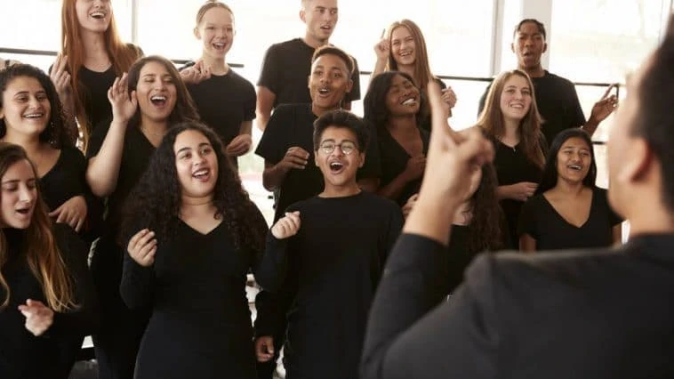 Une chorale interprétant de la musique gospel.