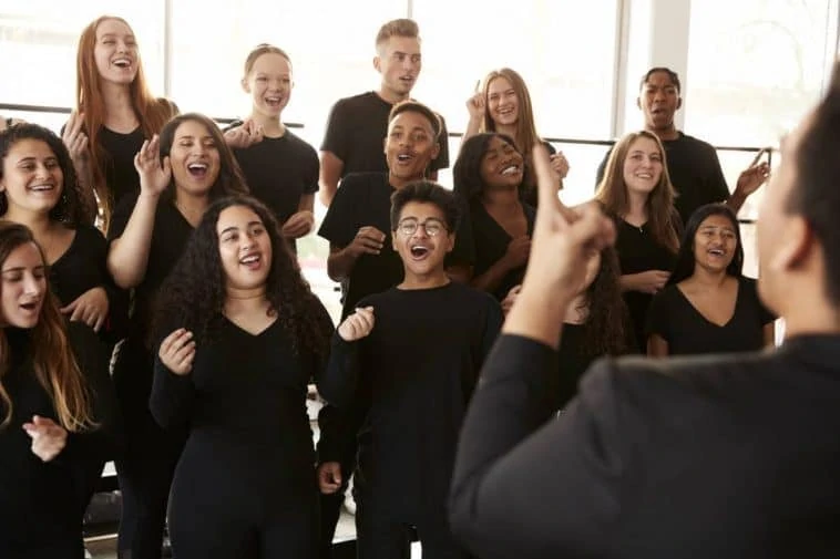 Une chorale interprétant de la musique gospel.