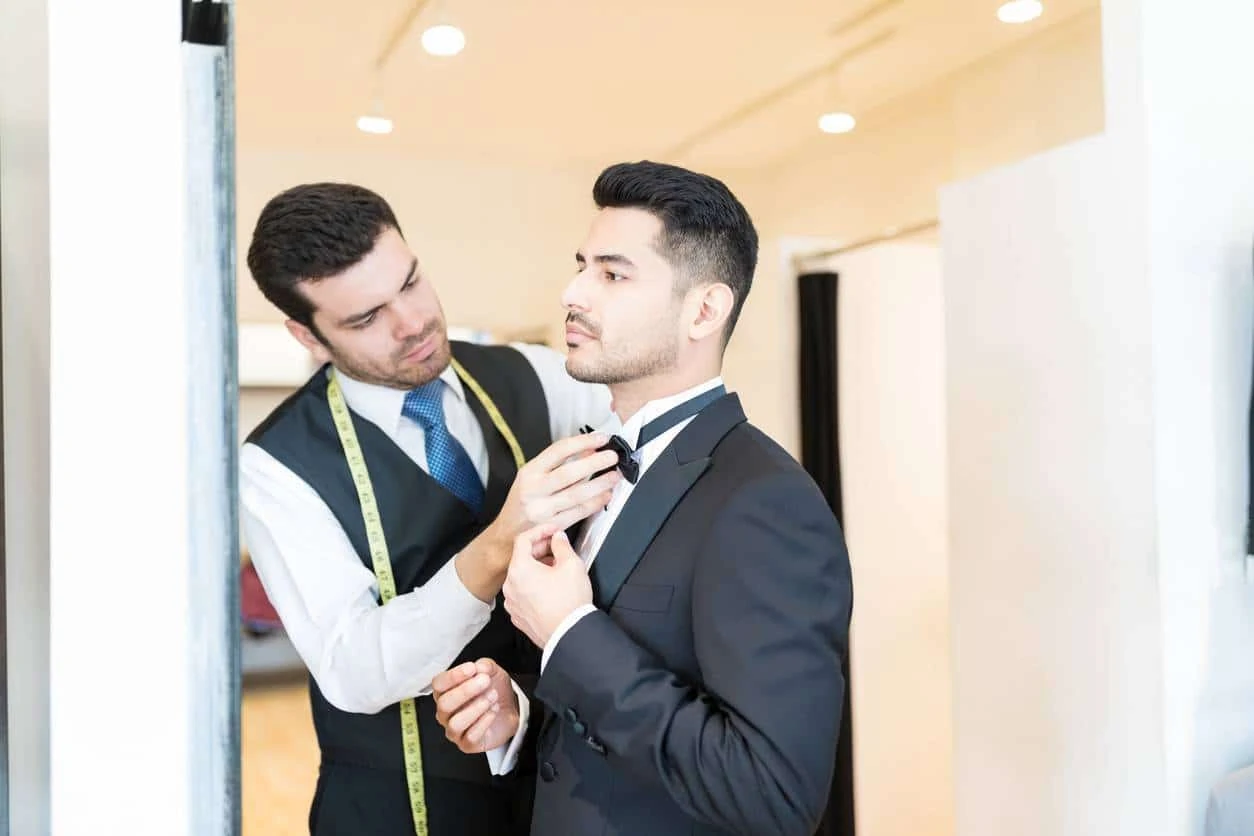 costume de mariage sur mesure avantages