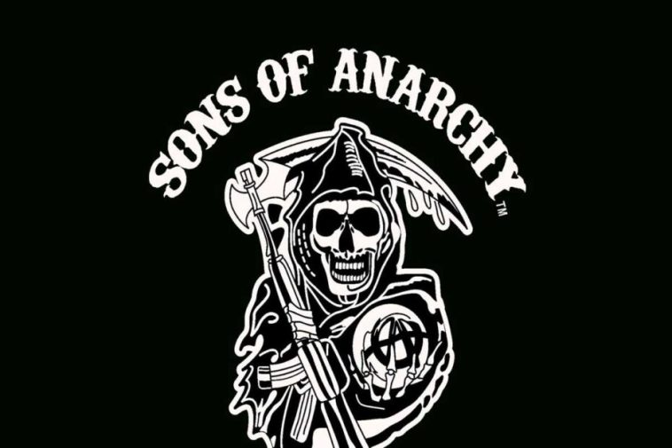 Le logo des fils de l'anarchie sur fond noir.