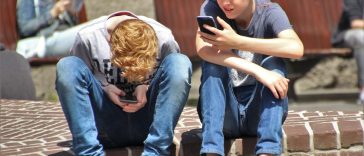 découvrez notre sélection de smartphones dernière génération, des appareils connectés et performants pour rester connecté en toutes circonstances.