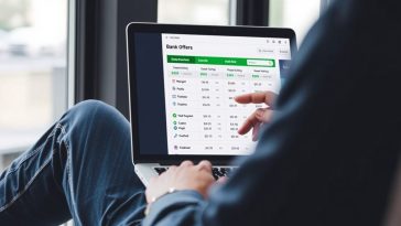 Une personne utilise un ordinateur portable pour consulter un tableau comparatif des offres des banques en ligne, y compris les taux d'intérêt comparatifs 2025 et les offres de remise en argent, dans une application de gestion financière.